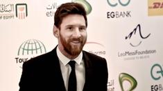 Bintang Barcelona, Lionel Messi, mengunjungi Mesir untuk mempromosikan negara berpenduduk 92 juta jiwa itu sebagai tempat destinasi pengobatan bagi para pengidap penyakit Hepatitis C pada Selasa (21/2/2017). (AP/Nariman El-Mofty)