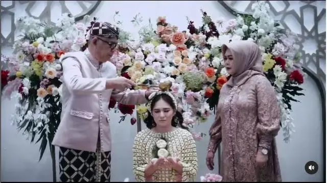 7 Momen Pengajian dan Siraman Masayu Clara Jelang Pernikahan, Penuh Haru Bahagia