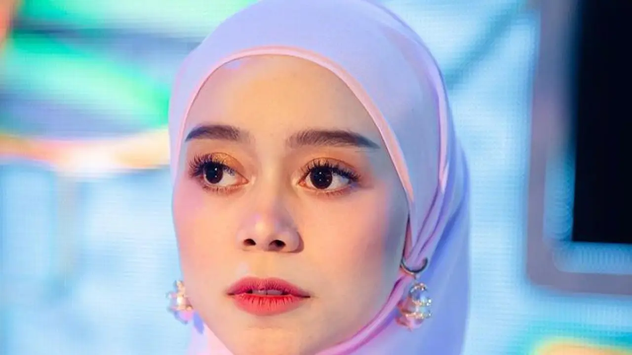 5 Cara Memakai Hijab Pashmina Trendy ala Lesti Kejora hingga Citra Kirana, Cocok untuk Lebaran