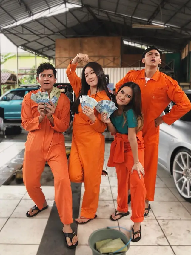Kedekatan Natasha Wilona dan Gabriella Larasati (sumber: instagram/natashawilona12)