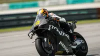 Pembalap Repsol Honda, Luca Marini pada hari pertama tes pramusim MotoGP Sepang, Selasa (06/02/2024). (X/Repsol Honda)