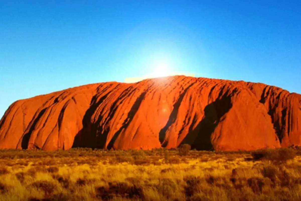 Bersiaplah untuk Terkesima oleh Uluru dan Para Penjaganya