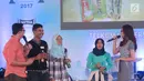 Peserta EGTC mengikuti kuis berhadiah di sela sela gelaran Emtek Goes To Campus 2017 di Telkom University, Bandung, Rabu (29/11). (Liputan6.com/Helmi Fithriansyah)