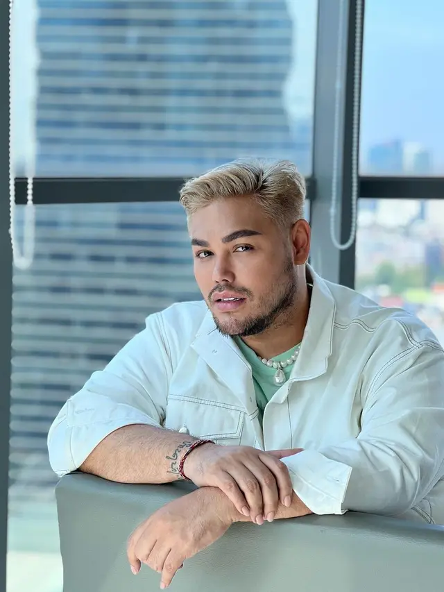 Ivan Gunawan Rambut Pirang