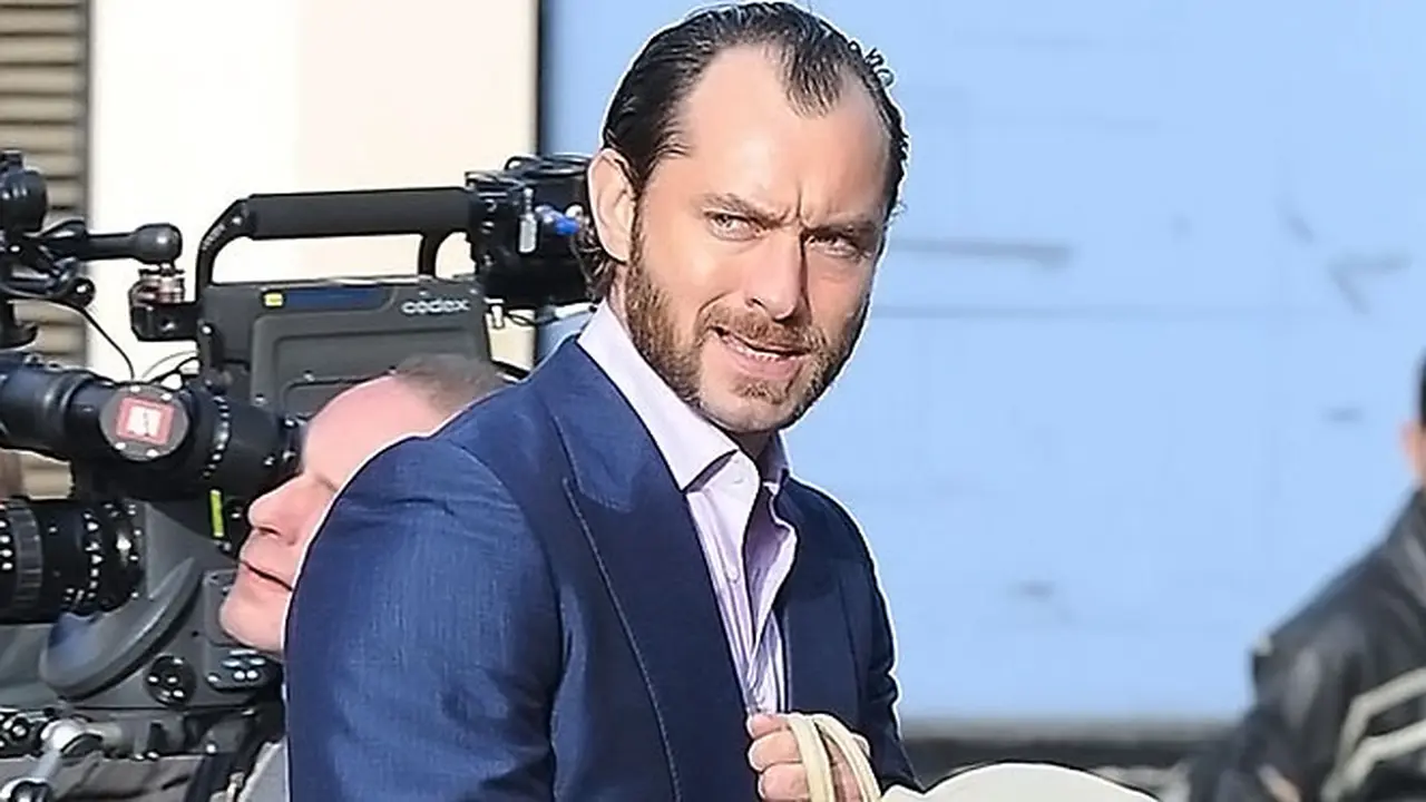 jude-law-130925b.jpg