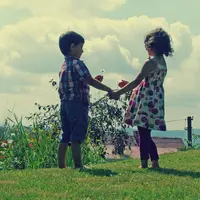 Akhirnya aku kembali bertemu dengan teman kecil yang jadi cinta pertamaku. (Via: LibreShot)