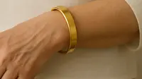 10 Tips Memilih Model Gelang Emas untuk Usia 50 Tahun ke Atas, Tampil Anggun dan Berkelas