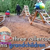 Kakek Ini Buat Roller Coaster untuk Cucunya