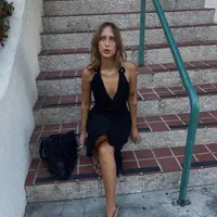 Kenalan dengan Aydan Nix, adik tersembunyi Gigi dan Bella Hadid yang mencuri perhatian lewat gaya fashion bohemian-edgy yang chic. [@toospoiled].