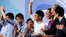 Generasi baru aktivis anti Tiongkok mampu menyabet kursi di dewan legislatif Hongkong, Senin (5/9). Dengan penghitungan suara yang telah mencapai 90%, Nathan Law meraup suara tertinggi kedua berdasarkan aturan yang ada. (REUTERS / Tyrone Siu)