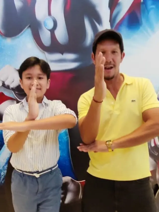 [Fimela] Angga Puradiredja dan anaknya, Sheemar