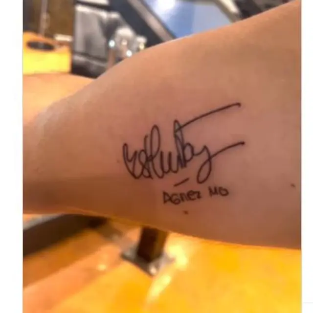 Heboh Pria Anerika Bikin Tato Tanda Tangan Agnez Mo di Tangannya