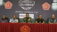 Panglima TNI Jenderal Gatot Nursatyo memimpin jumpa pers terkait Jenderal Sudirman Cup di Mabes TNI, Cilangkap, Jakarta, Senin (26/10/2015). (Bola.com/Vitalis Yogi Trisna)