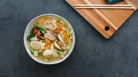 Sup ayam (Foto: Freepik/wirestock).