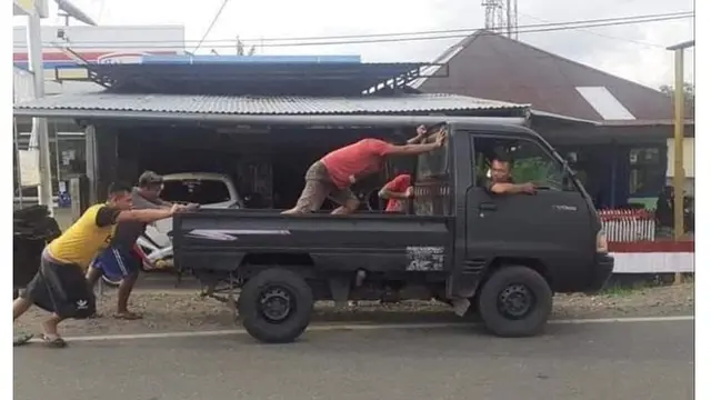6 Kelakuan Kocak Bapak-bapak saat Kerja Sama Ini Bikin Ketawa