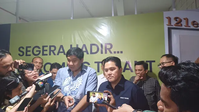 Menteri Perumahan dan Kawasan Permukiman (PKP), Maruarar Sirait bersama Menteri BUMN Erick Thohir berkeliling mengecek beberapa apartemen berkonsep transit oriented development (TOD). (Foto: Maulandy R)