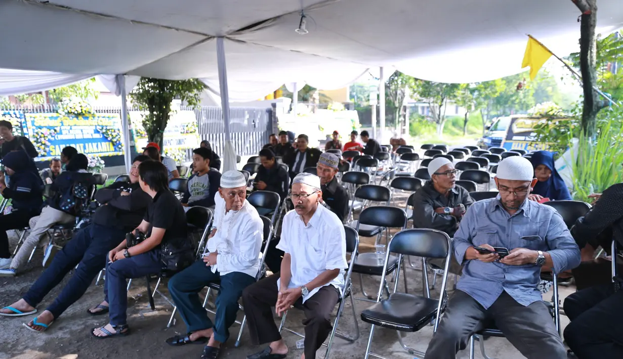 Jenazah Nazmul Irphan rencananya dimakamkan hari ini di TPU Nagrog, Ujung Berung pada Rabu (30/3/2016), sekitar pukul 10.00 WIB. (Adrian Putra/Bintang.com)