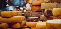 Ilustrasi keju. (dok. Unsplash/Azzedine Rouichi)