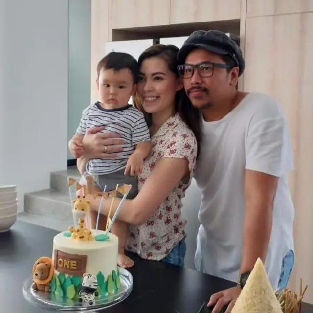 Potret Bahagia Sammy Simorangkir dan Keluarga