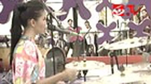 Titi Sjuman - Just The Way You Are