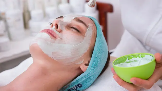 Berlebihan dalam Menggunakan Face Scrub