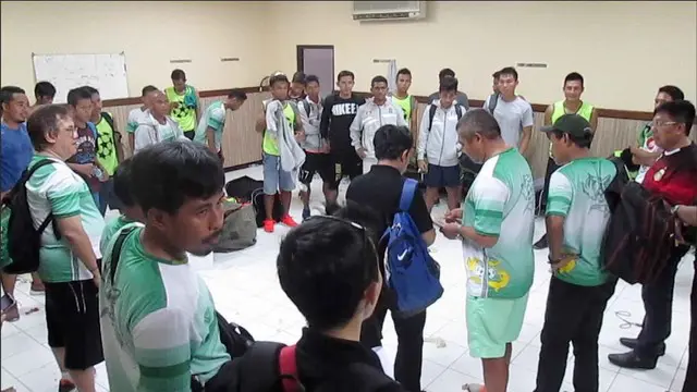 Juara Trofeo Kapolda Jatim Bhayangkara SU Bagi Bonus Dolar di Ruang Ganti