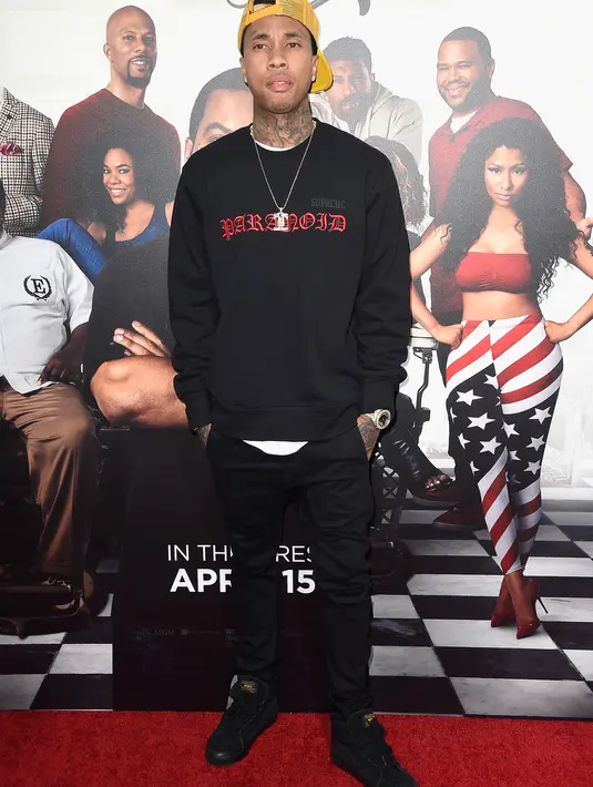 Seorang saksi mata mengaku bahwa, Tyga dekat sekali dengan Karlie. Bahkan, mereka sempat bergandengan tangan dan merangkul pinggang. (AFP/Bintang.com)