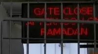 Polisi memutuskan menutup akses bagi warga Yahudi dan pengunjung lainnya untuk meredakan ketegangan hingga bulan Ramadan berakhir.