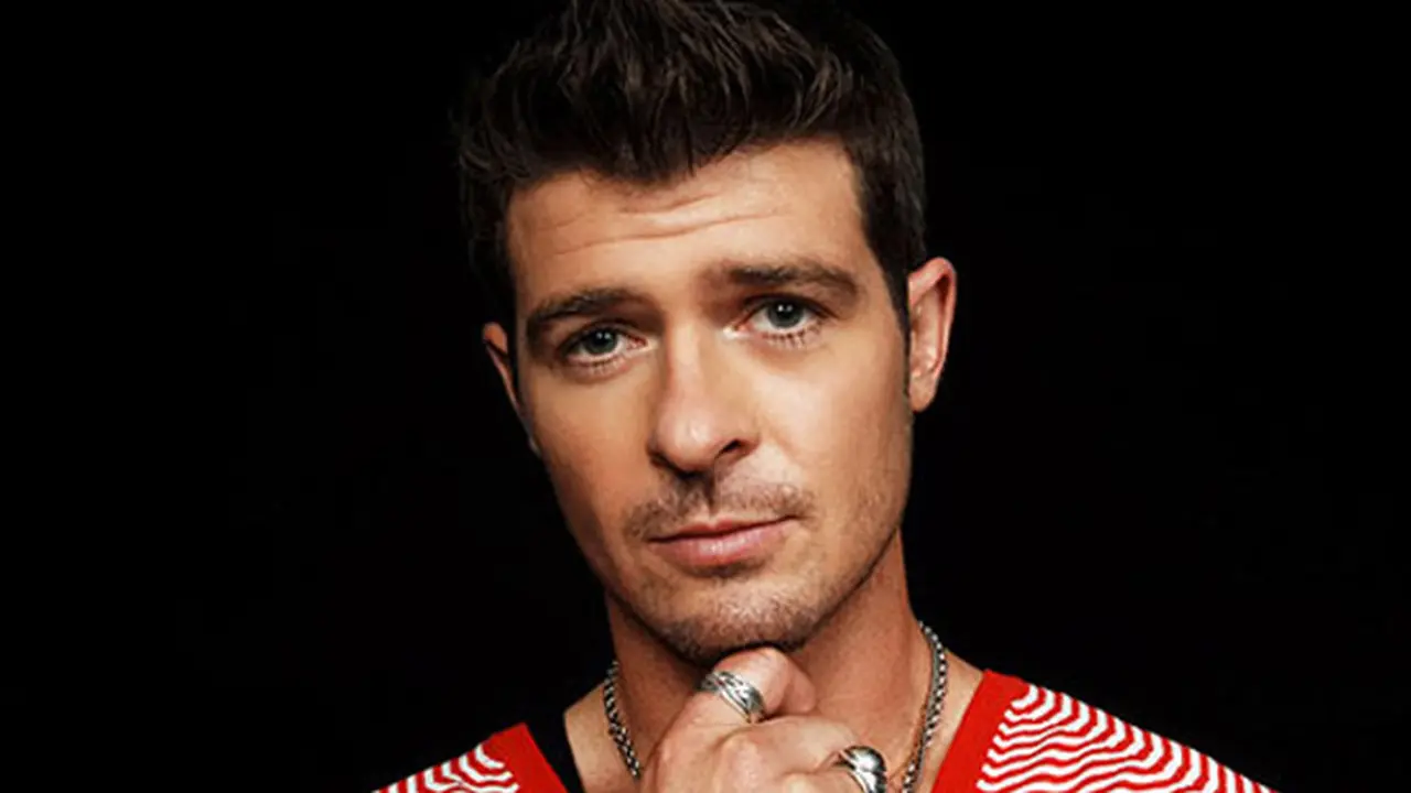 Pengin Rujuk, Robin Thicke Masih Saja Kunjungi <i>Strip Club</i>