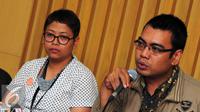 Priharsa Nugraha (kanan) memberikan penjelasan saat jumpa pers di Gedung KPK, Jakarta, Rabu (2/3). Sebelum ditetapkan sebagai tersangka, Budi sempat mengembalikan uang suap sebesar 305.000 dollar Singapura yang diterimanya. (Liputan6.com/Helmi Afandi)