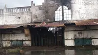 Gedung Marabunta di kawasan Pelabuhan Tanjung Mas Semarang, terbakar Senin (5/12/2016)