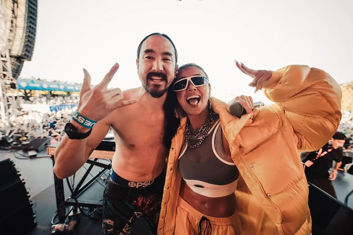 Agnez Mo manggung di Sound Money Fest Miami (Foto: Instagram/@steveaoki)