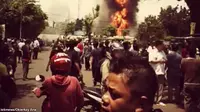 [VIDEO] Terobos Pintu Perlintasan, Truk Dihantam Kereta