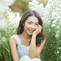 ilustrasi perempuan tersenyum/copyright by AnemStyle (Shutterstock)