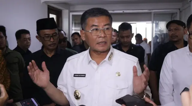 Wagub Jabar Minta Bobotoh Dukung Persib Bandung Lewat Nobar