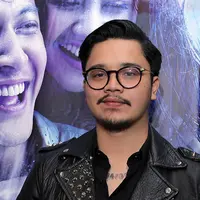 Dua karakter yang bertolak belakang harus diperankan dalam film terbarunya. Dalam film London Love Story 3, Derby Romero memerankan seorang dokter. (Deki Prayoga/Bintang.com)