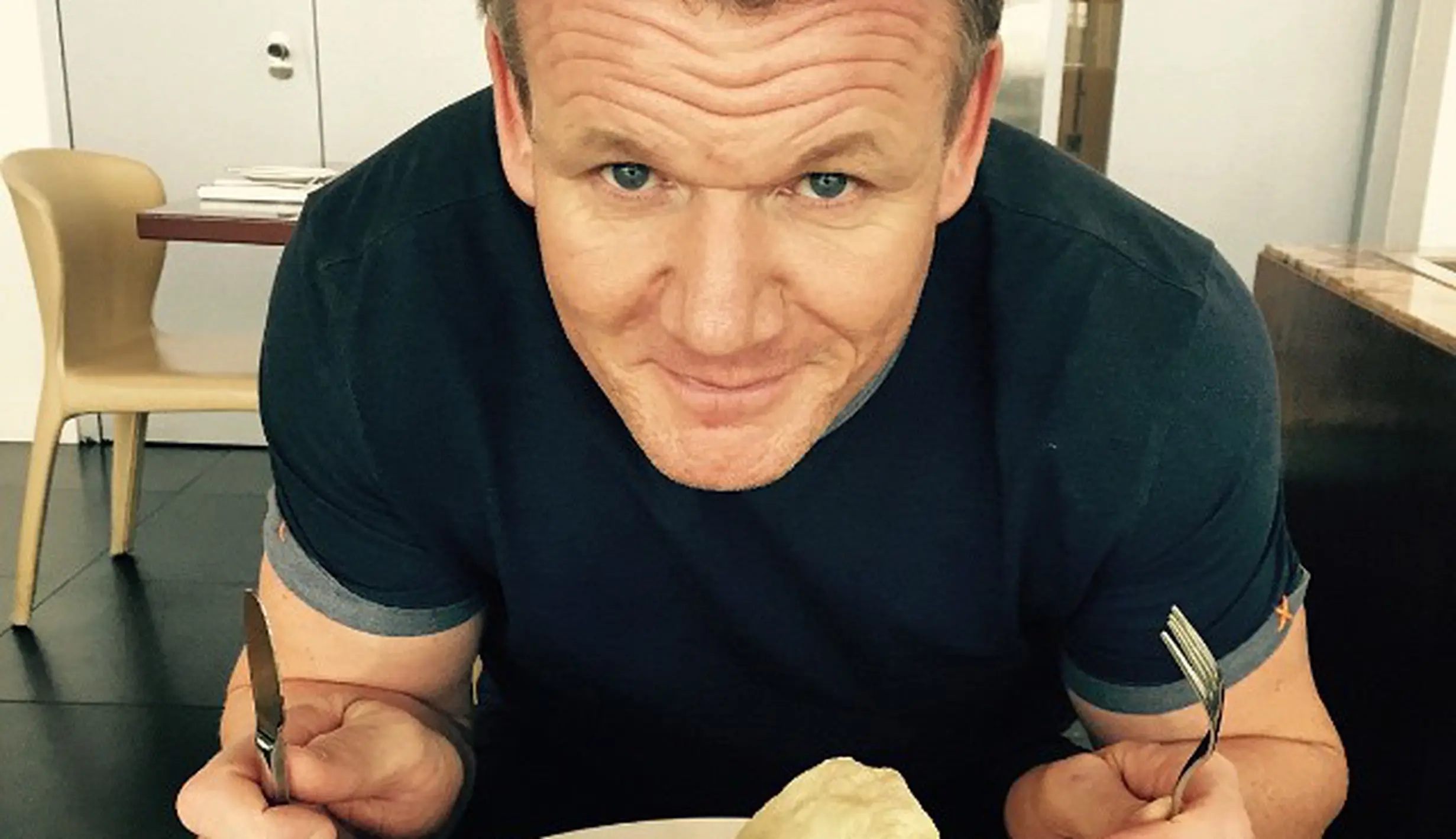 Potret Tampan Super Chef Dan Juga Hot Daddy Gordon Ramsay Photo 