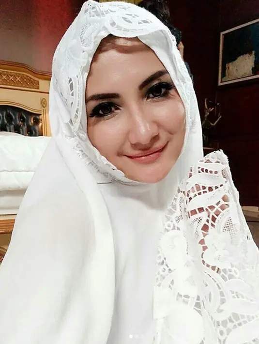 Dalam unggahan foto itu, Natalie Sarah menuliskan segala kenangan yang pernah mereka lalui. Selain memanjatkan doa, ia juga mengucapkan terima kasih atas segala hal yang dilakukan sang ibu selama hidupnya. (Instagram/natalie_sarahs)