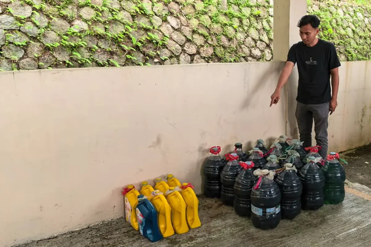 Pelaku Penimbun BBM di Sukabumi Angkut 272 Liter Pertalite Pakai Galon Air Mineral