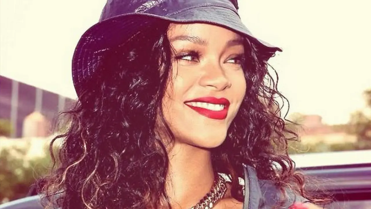 [Bintang] Rihanna