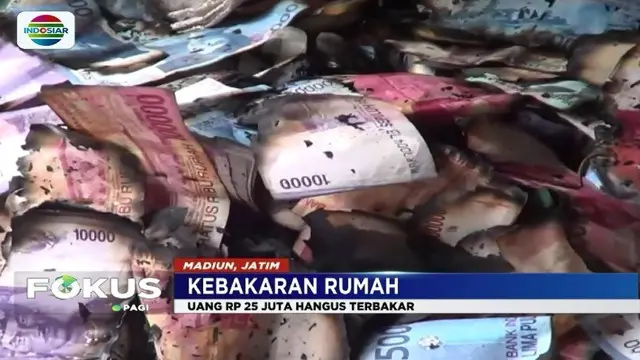 Diduga akibat korsleting listrik, rumah milik seorang petani terbakar. Naas, uang Rp 25 juta miliknya hasil jual sawah pun ikut hangus.