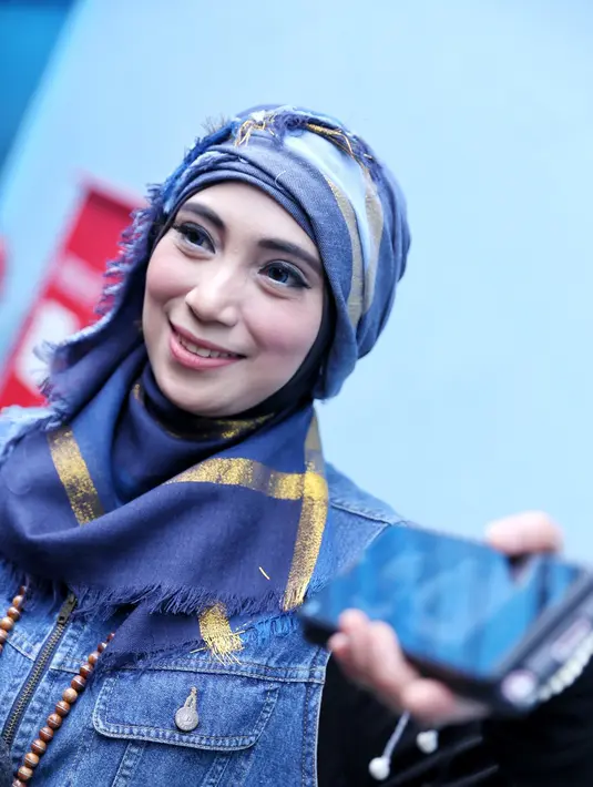 Meski tidak menutup diri dari lelaki, penyanyi kelahiran Bandung, 20 Januari 1973 itu juga sering bertanya-tanya pada dirinya sendiri. Apa karena sibuk dengan kariernya? (Adrian Putra/Bintang.com)