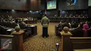 Suasana persidangan lanjutan sidang gugatan UU Pilkada di Mahkamah Konstitusi, Jakarta, Kamis (6/10). Sidang tersebut mendengarkan pendapat dari ahli pemerintah. (Liputan6.com/Faizal Fanani)