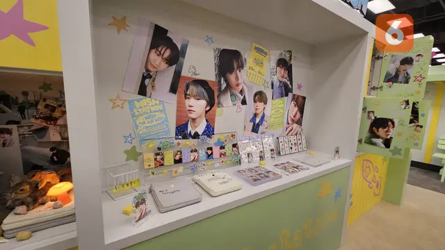 Foto Seluruh Member 'NCT Wish' di PopUp Icon yang Diadakan di The Hyundai Seoul, Korea Selatan (Foto: Aditya Eka Prawira/Liputan6.com)