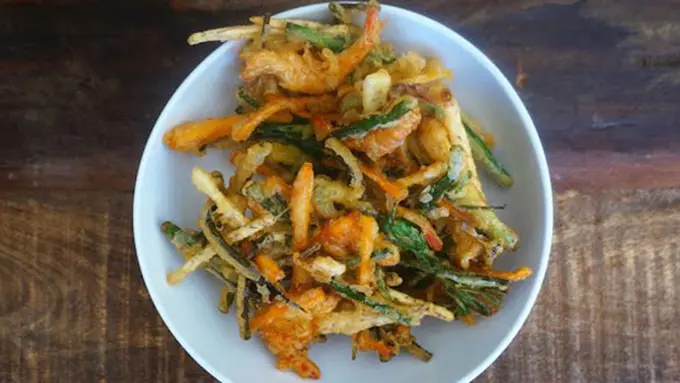 Bakwan talas./Copyright seasaltwithfood.com