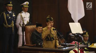 Jokowi Berbaju Sasak