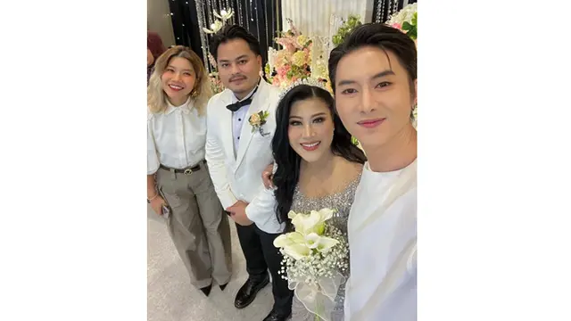 8 Potret Tamu Artis di Pernikahan Boiyen dan Rully Anggi Akbar, Tampil Menawan