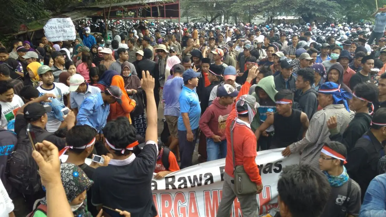 Demo Bandara Soetta