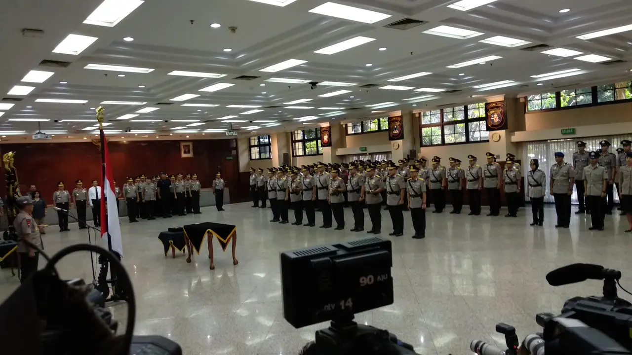 Kapolri Naikkan Pangkat Kabareskrim dan 22 Pati Polri
