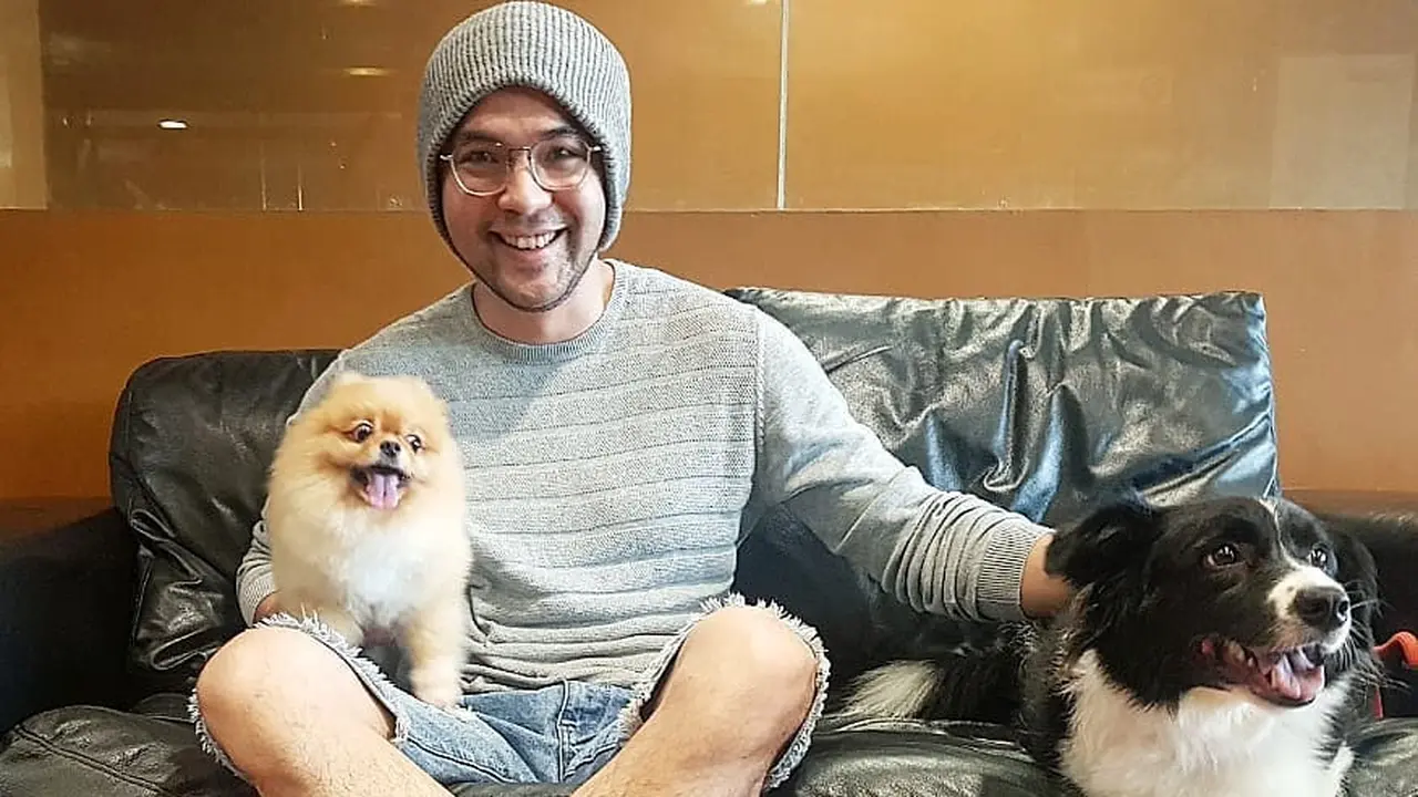 Sering Berperan Jadi Suami Antagonis, Ini 6 Potret Hangat Hans Hosman dan Keluarga